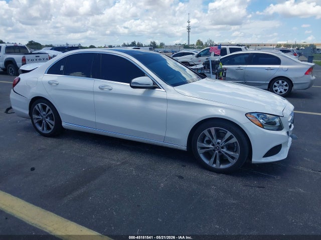 Продаж на аукціоні авто 2018 Mercedes-benz C 300, vin: 55SWF4JB9JU279093, номер лоту: 45181541