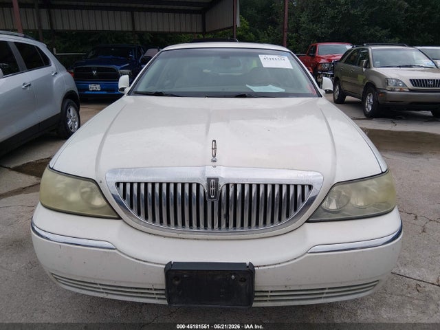 45181551 :رقم المزاد ، 1LNHM83W14Y641411 vin ، 2004 Lincoln Town Car Ultimate مزاد بيع