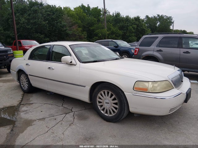 45181551 :رقم المزاد ، 1LNHM83W14Y641411 vin ، 2004 Lincoln Town Car Ultimate مزاد بيع