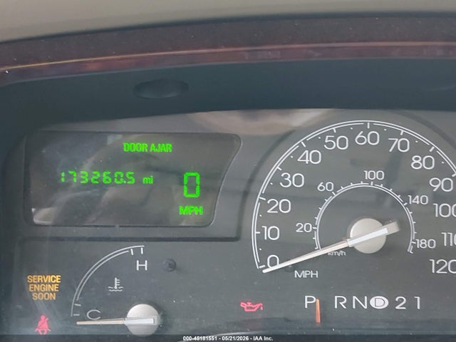45181551 :رقم المزاد ، 1LNHM83W14Y641411 vin ، 2004 Lincoln Town Car Ultimate مزاد بيع