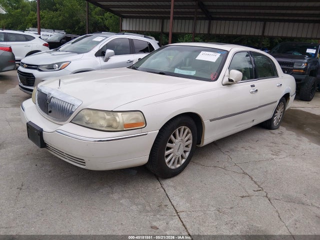 45181551 :رقم المزاد ، 1LNHM83W14Y641411 vin ، 2004 Lincoln Town Car Ultimate مزاد بيع