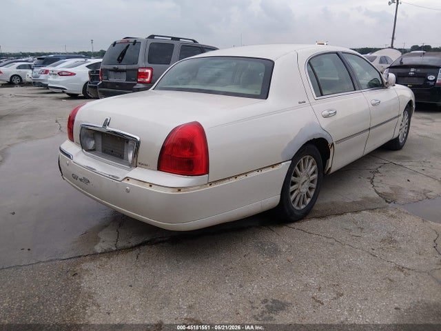 45181551 :رقم المزاد ، 1LNHM83W14Y641411 vin ، 2004 Lincoln Town Car Ultimate مزاد بيع