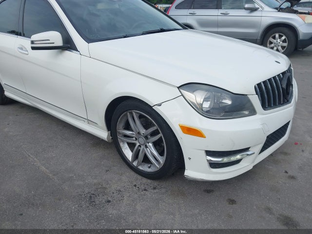 2012 Mercedes-benz C 300 Sport 4matic მანქანა იყიდება აუქციონზე, vin: WDDGF8BB3CA727227, აუქციონის ნომერი: 45181563