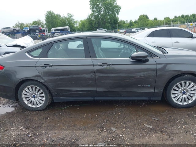 Продажа на аукционе авто 2015 Ford Fusion Hybrid S, vin: 3FA6P0UU4FR122961, номер лота: 45181628