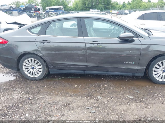 Продажа на аукционе авто 2015 Ford Fusion Hybrid S, vin: 3FA6P0UU4FR122961, номер лота: 45181628