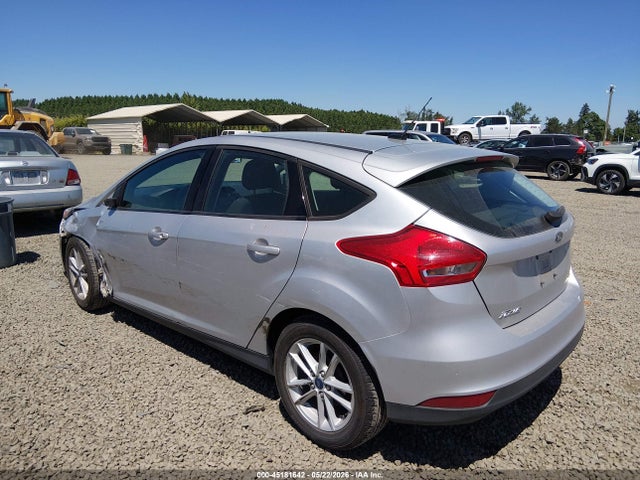 Ford FOCUS SE 2018 1FADP3K28JL254025 Image 3