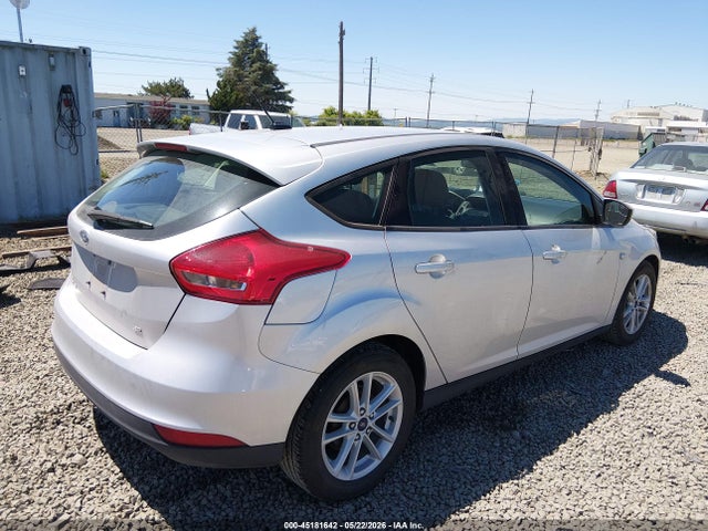 Ford FOCUS SE 2018 1FADP3K28JL254025 Image 4