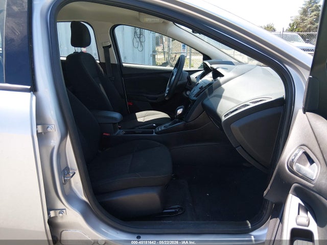 Ford FOCUS SE 2018 1FADP3K28JL254025 Image 5