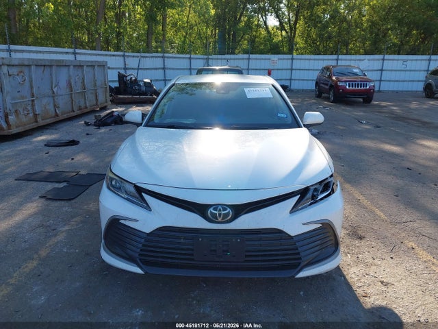 45181712 :رقم المزاد ، 4T1C11AK7MU515037 vin ، 2021 Toyota Camry Le مزاد بيع