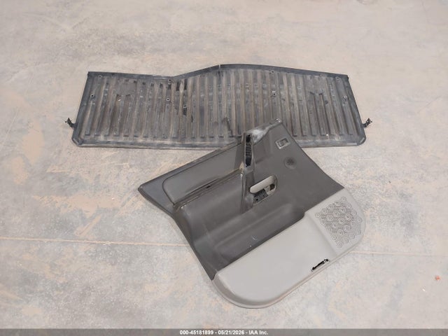 45181899 :رقم المزاد ، 1N6AA07B34N557838 vin ، 2004 Nissan Titan Le مزاد بيع