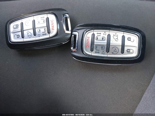 45181955 :رقم المزاد ، 2C4RC1GG0JR226179 vin ، 2018 Chrysler Pacifica Limited مزاد بيع