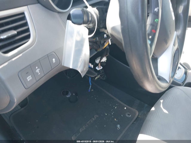 Продаж на аукціоні авто 2012 Hyundai Elantra Gls (ulsan Plant), vin: KMHDH4AE0CU245188, номер лоту: 45182019