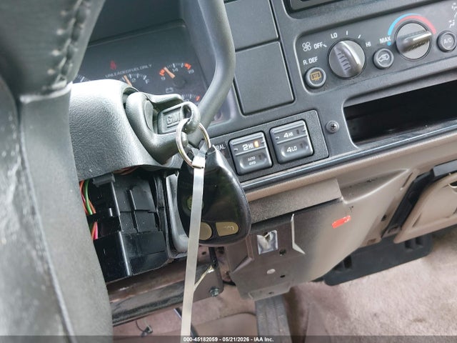 Продажа на аукционе авто 1999 Chevrolet Suburban 1500 Lt, vin: 3GNFK16R5XG122379, номер лота: 45182059