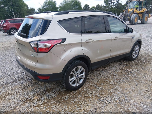 Продажа на аукционе авто 2017 Ford Escape Se, vin: 1FMCU0GD0HUD04620, номер лота: 45182114