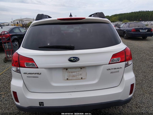 Subaru Outback 2.5i Premium 2014 4S4BRBCC3E3202185 Image 17