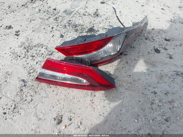 Aukcja sprzedaży 2021 Toyota Camry Le, vin: 4T1C11AK6MU571177, numer aukcji: 45182162