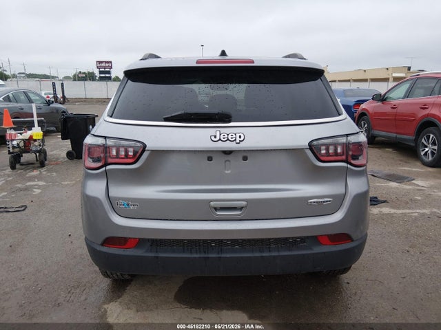 3C4NJCBB9JT108625 Jeep Compass Latitude Fwd