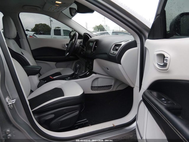 3C4NJCBB9JT108625 Jeep Compass Latitude Fwd