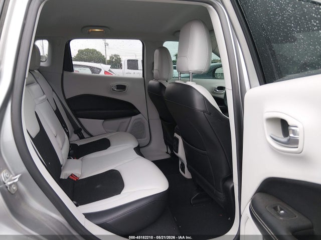 3C4NJCBB9JT108625 Jeep Compass Latitude Fwd