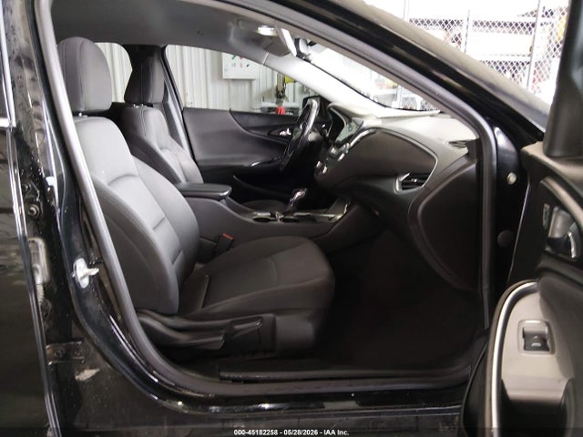 1G1ZD5ST4MF034275 Chevrolet Malibu Fwd Lt