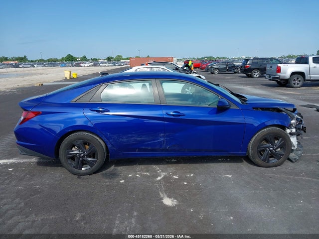 Продажа на аукционе авто 2022 Hyundai Elantra Sel, vin: 5NPLM4AG8NH070232, номер лота: 45182268