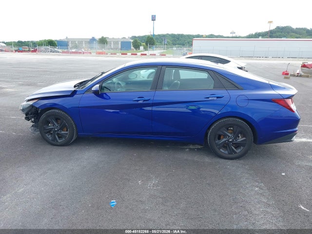 Продажа на аукционе авто 2022 Hyundai Elantra Sel, vin: 5NPLM4AG8NH070232, номер лота: 45182268