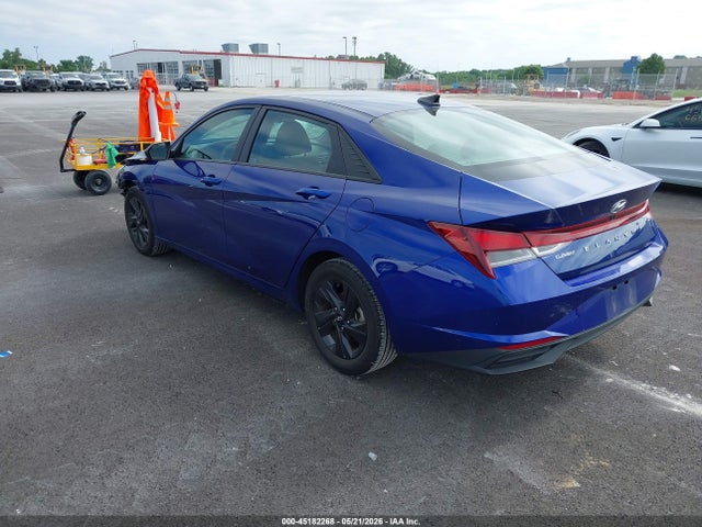Продажа на аукционе авто 2022 Hyundai Elantra Sel, vin: 5NPLM4AG8NH070232, номер лота: 45182268