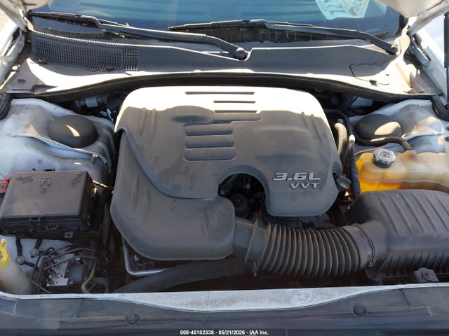 Chrysler 300 Limited 2018 2C3CCAEG1JH127275 Image 10