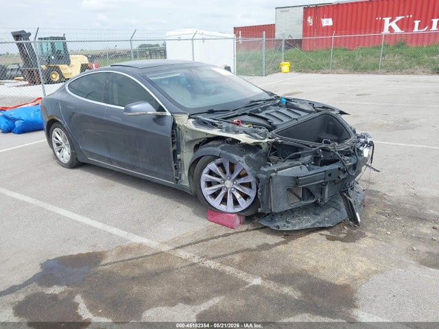 Продажа на аукционе авто 2018 Tesla Model S 100d/75d/p100d, vin: 5YJSA1E26JF284825, номер лота: 45182354