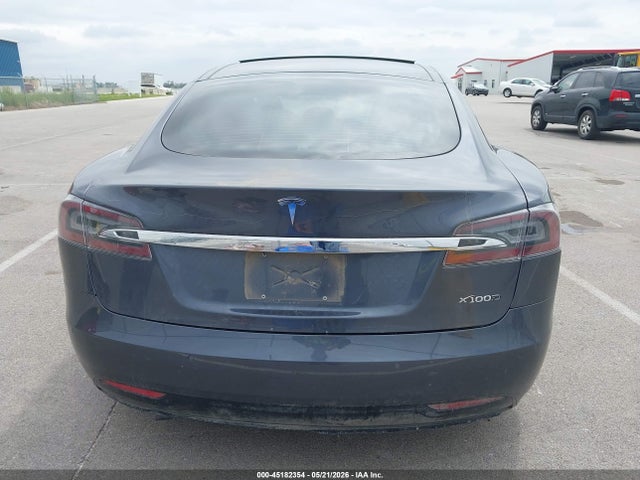 45182354 :رقم المزاد ، 5YJSA1E26JF284825 vin ، 2018 Tesla Model S 100d/75d/p100d مزاد بيع