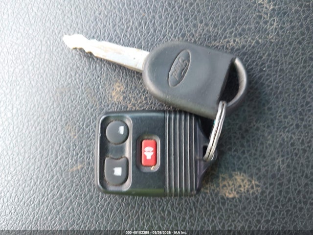 45182385 :رقم المزاد ، 1FTPX14565FB39320 vin ، 2005 Ford F-150 Fx4/lariat/xl/xlt مزاد بيع