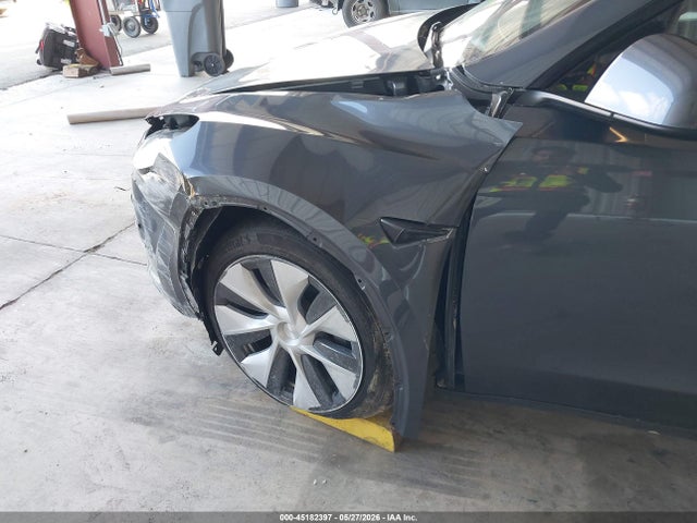 Продажа на аукционе авто 2023 Tesla Model Y Awd/long Range Dual Motor All-wheel Drive, vin: 7SAYGDEE1PF636516, номер лота: 45182397