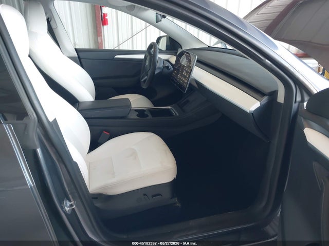 Продажа на аукционе авто 2023 Tesla Model Y Awd/long Range Dual Motor All-wheel Drive, vin: 7SAYGDEE1PF636516, номер лота: 45182397