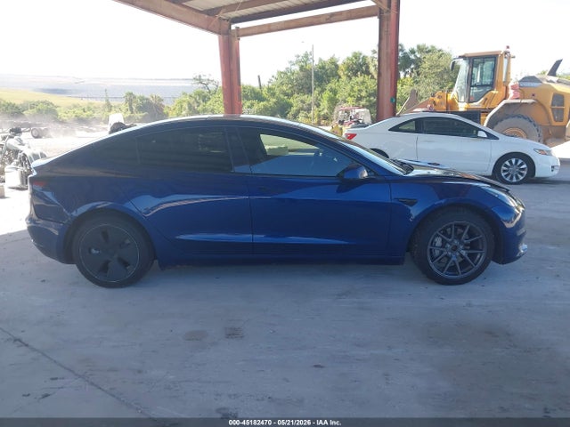 45182470 :رقم المزاد ، 5YJ3E1EB6NF181158 vin ، 2022 Tesla Model 3 Long Range Dual Motor All-wheel Drive مزاد بيع
