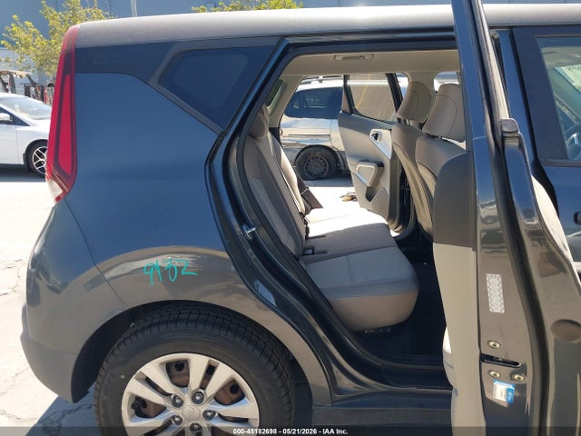 KIA SOUL LX 2020 KNDJ23AU9L7730325 Image 8