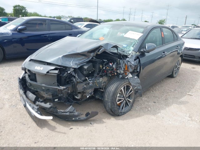 KIA Forte Lxs 2023 3KPF24AD3PE567754 Image 2