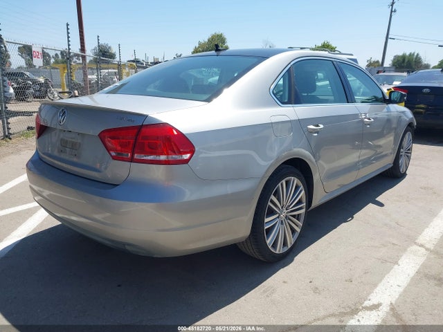 1VWBT7A35EC097345 Volkswagen Passat 1.8t Sport