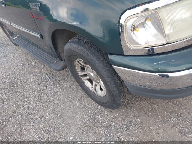 2001 Ford Expedition Xlt მანქანა იყიდება აუქციონზე, vin: 1FMRU15W81LA32317, აუქციონის ნომერი: 45182759