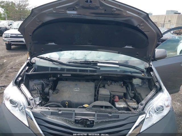 45182760 :رقم المزاد ، 5TDKK3DC8DS344381 vin ، 2013 Toyota Sienna Le V6 8 Passenger مزاد بيع