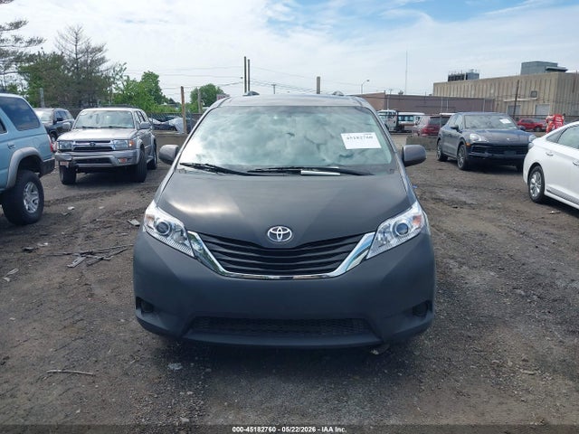45182760 :رقم المزاد ، 5TDKK3DC8DS344381 vin ، 2013 Toyota Sienna Le V6 8 Passenger مزاد بيع