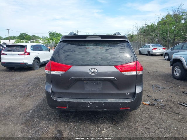 45182760 :رقم المزاد ، 5TDKK3DC8DS344381 vin ، 2013 Toyota Sienna Le V6 8 Passenger مزاد بيع