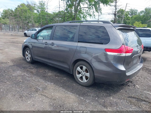 45182760 :رقم المزاد ، 5TDKK3DC8DS344381 vin ، 2013 Toyota Sienna Le V6 8 Passenger مزاد بيع