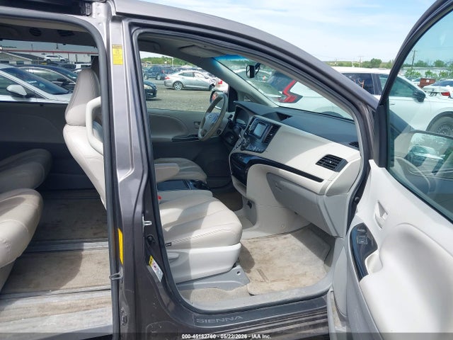 45182760 :رقم المزاد ، 5TDKK3DC8DS344381 vin ، 2013 Toyota Sienna Le V6 8 Passenger مزاد بيع