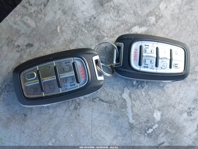 45182896 :رقم المزاد ، 2C4RC1BG0LR196448 vin ، 2020 Chrysler Pacifica Touring L مزاد بيع