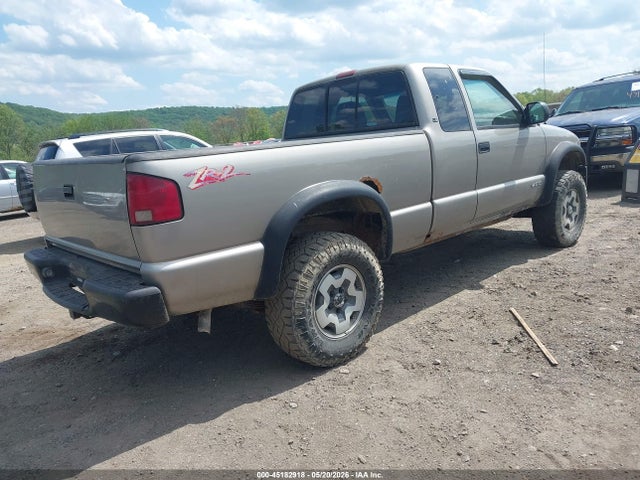 45182918 :رقم المزاد ، 1GCCT19W918130685 vin ، 2001 Chevrolet S-10 Ls مزاد بيع