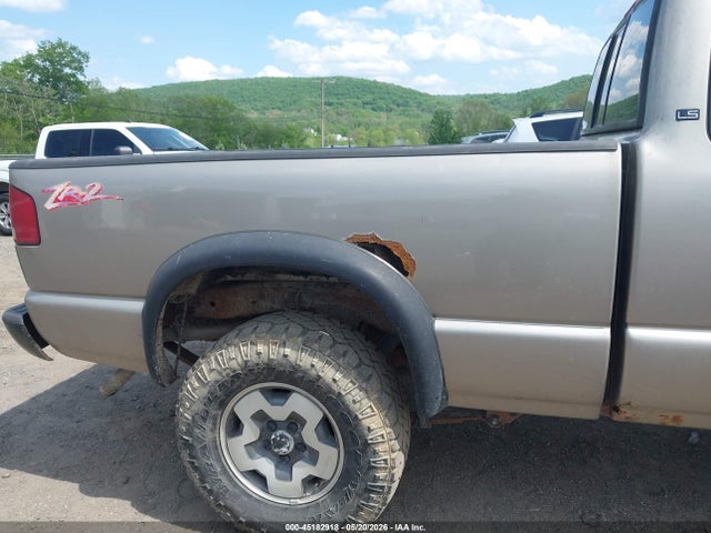 45182918 :رقم المزاد ، 1GCCT19W918130685 vin ، 2001 Chevrolet S-10 Ls مزاد بيع