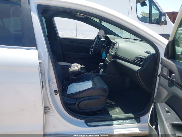 Продажа на аукционе авто 2019 Hyundai Elantra Sport, vin: KMHD04LB3KU860777, номер лота: 45182949