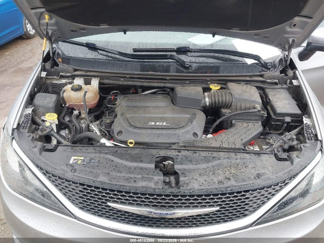 45182996 :رقم المزاد ، 2C4RC1DG4HR621254 vin ، 2017 Chrysler Pacifica Touring مزاد بيع