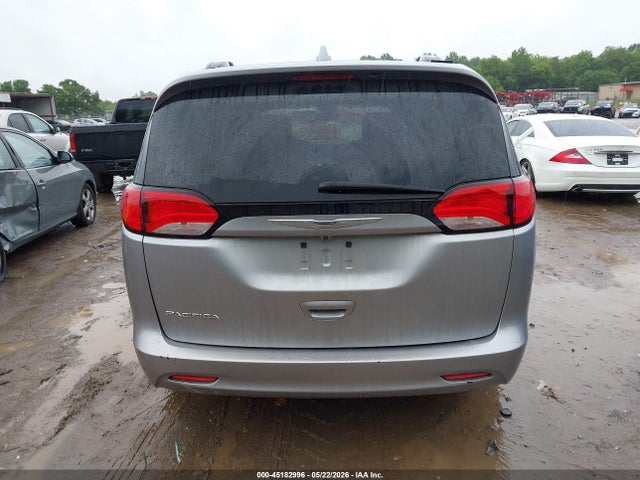 45182996 :رقم المزاد ، 2C4RC1DG4HR621254 vin ، 2017 Chrysler Pacifica Touring مزاد بيع