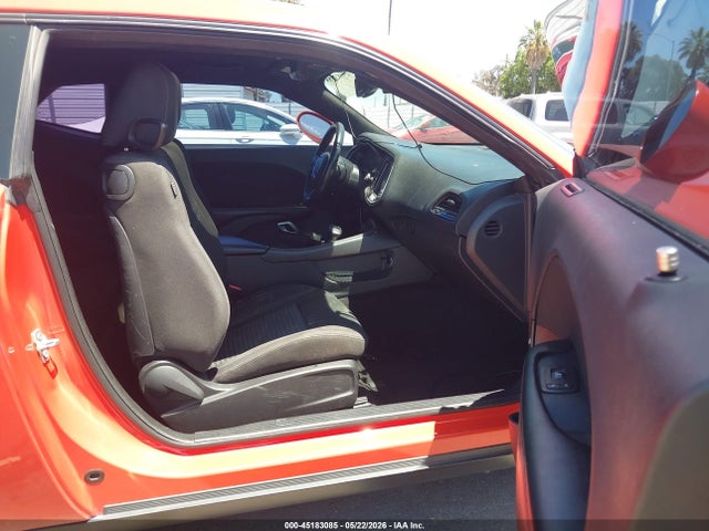 45183085 :رقم المزاد ، 2C3CDZAG4GH323379 vin ، 2016 Dodge Challenger Sxt مزاد بيع